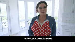 Büyükanne Amanda Ryder'ın Gizli Mesleği Üvey Oğlunu İlk Elden Gösteriyor Büyükanne Amanda Ryder'ın Gizli Mesleği Üvey Oğlunu İlk Elden Gösteriyor