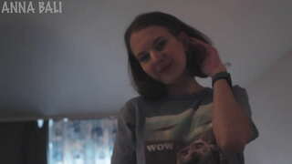 Θέλω να βγάλω την κιλότα μου, όταν ο ετεροθαλής αδερφός μου βλέπει